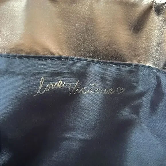 Victoria's Secret Rose Gold Black Metallic Foil Quilted Open Tote Weekend Bag - Picture 5 of 6